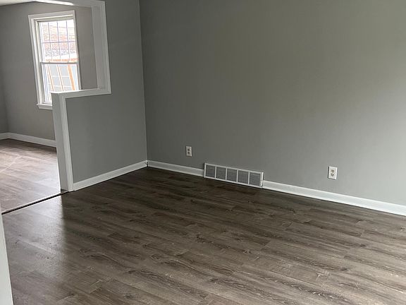2nd image of 476 Linden Ave