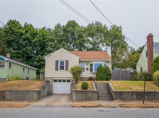 203 Aqueduct Rd, Cranston, RI 02910
