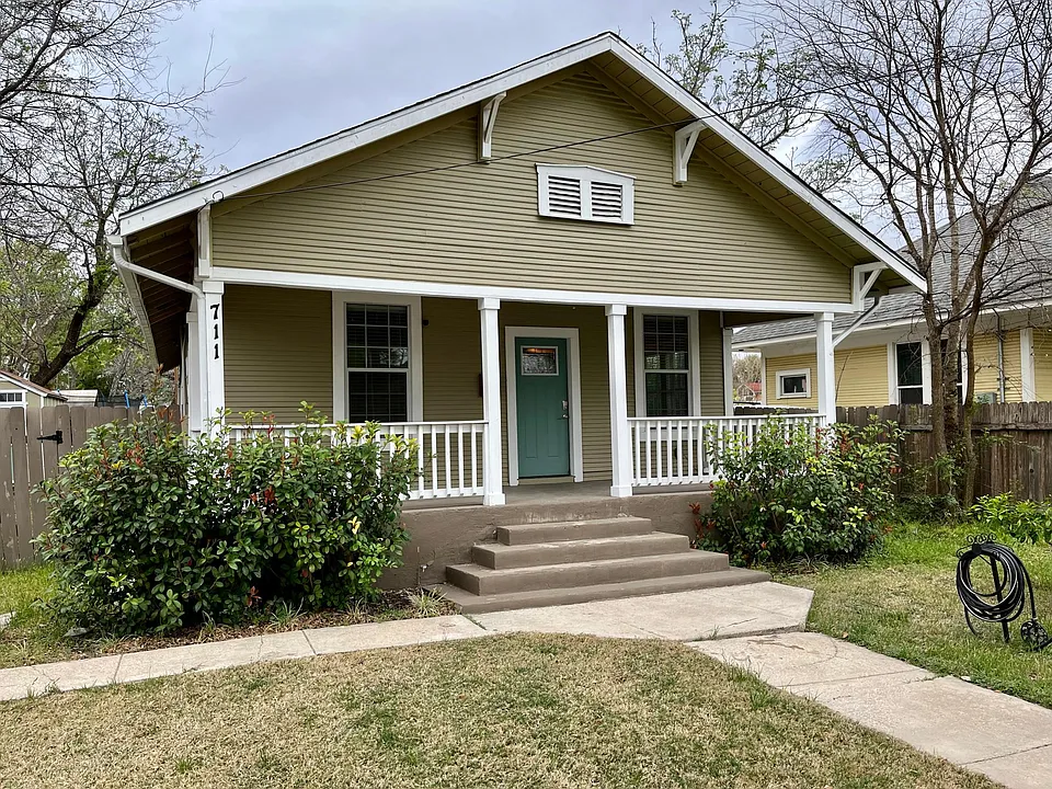 711 N Palmetto