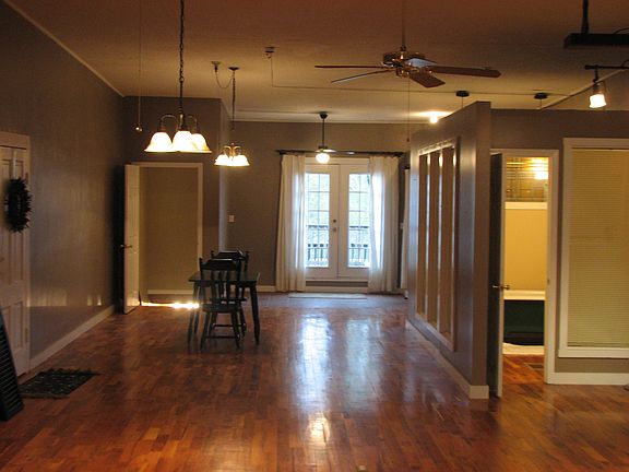 2nd image of 107 S Broadway Ave