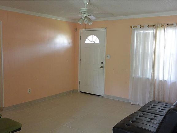 3rd image of 4747 Piedmont Ct