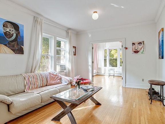 5th image of 2309 Irving Ave S #8