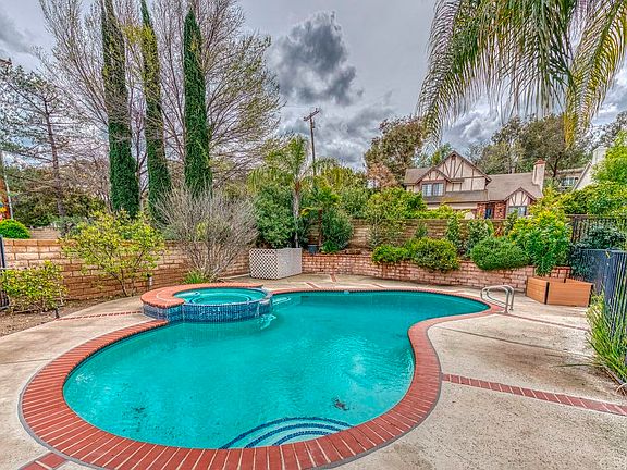 3rd image of 23510 Highland Glen Dr