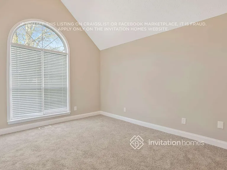 300 Jasmine Dr — Photo 4