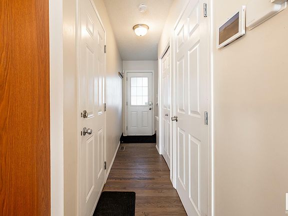 5th image of 9109 Scott Cres NW