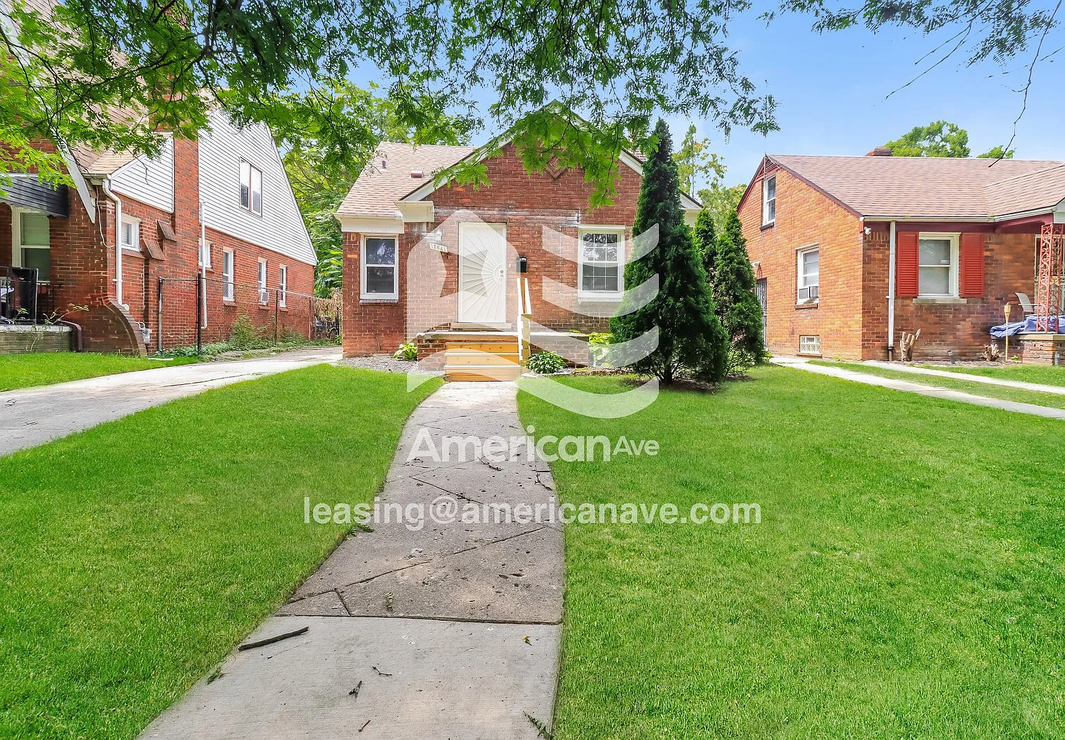 3 bed, 1.0 bath, 1176 sqft, $1,297 — Photo 1