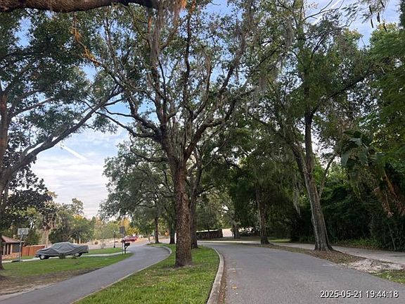 Exterior Neighborhood (street photo)