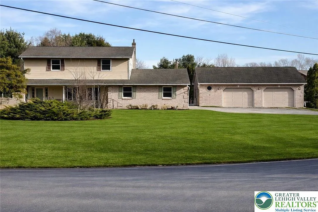 6594 Memorial Rd photo 1