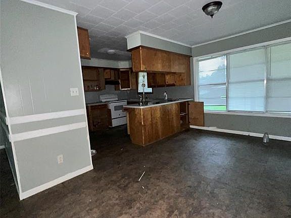 5th image of 903 Us Highway 190 W