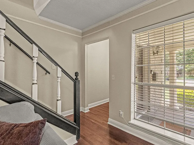 3518 Westcliff Rd S — Photo 18