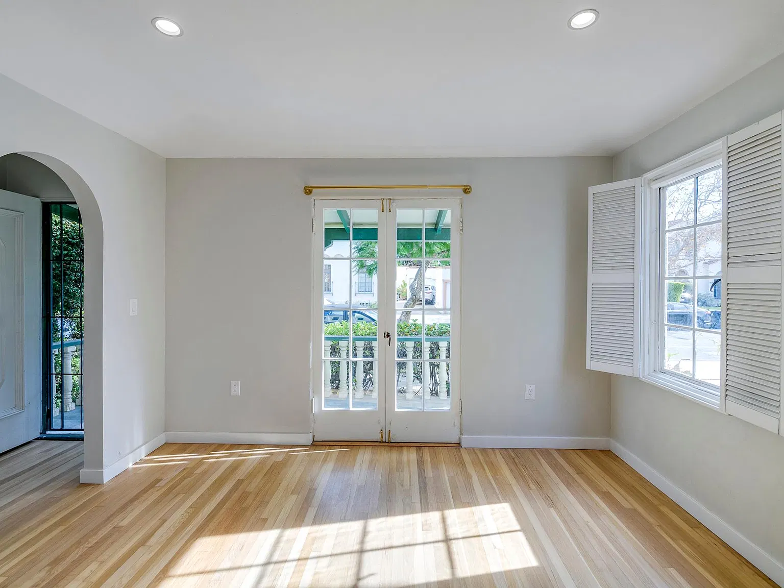 1003 Hi Point St — Photo 3