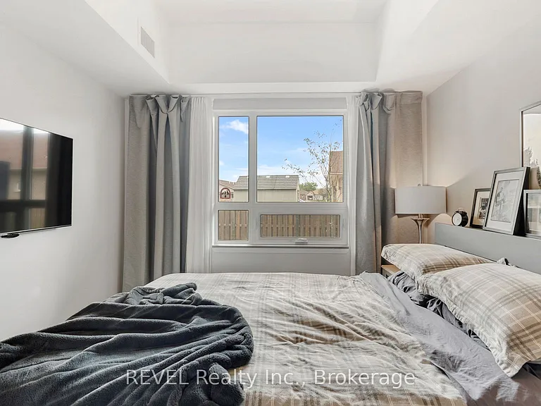 3998 Victoria Ave #106 — Photo 15
