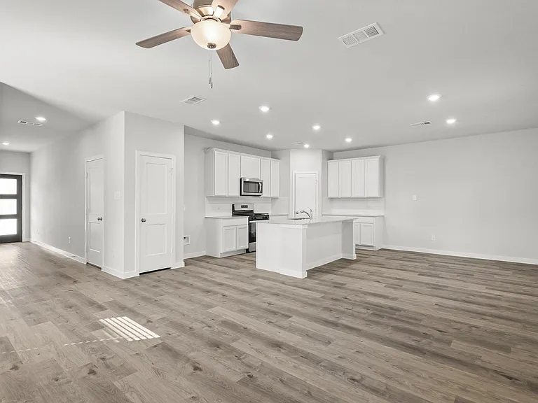 298 Brazen Forest Trl — Photo 2