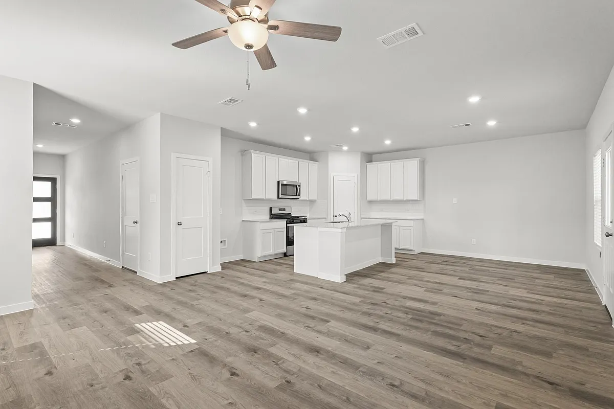 Building Photo - 298 Brazen Forest Trl