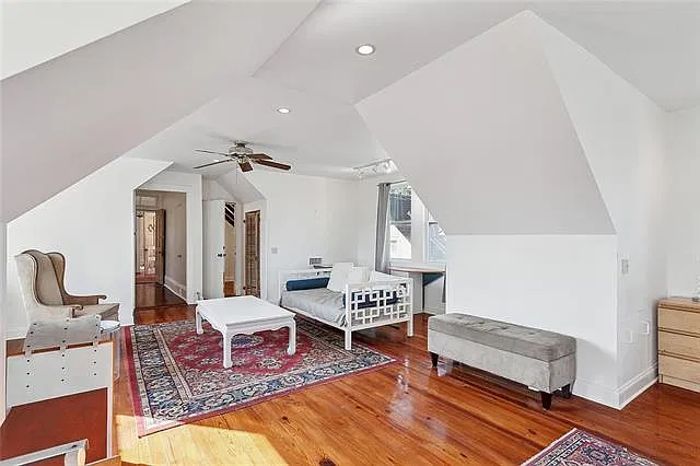 590 Walnut St #LOFT — Photo 5