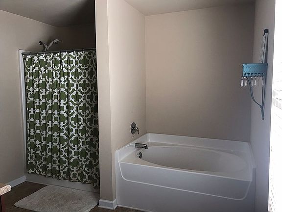 4th image of 206 Flowing Meadows Dr