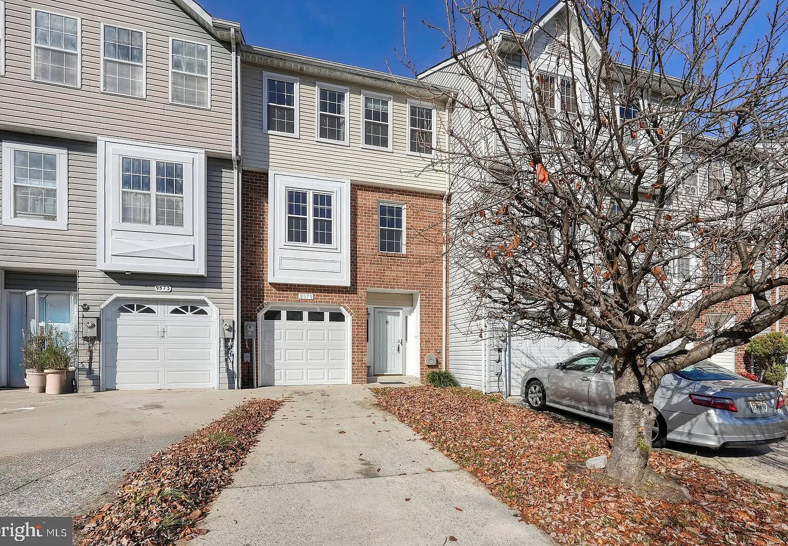 3 bed, 3.5 bath, 1867 sqft, $3,200 — Photo 2