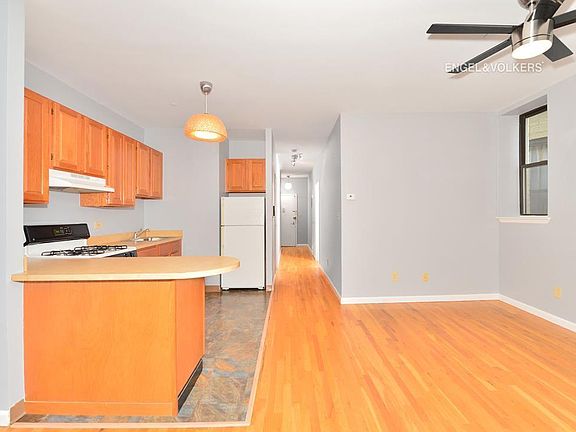4th image of 2322 A C Powell Blvd APT 3C