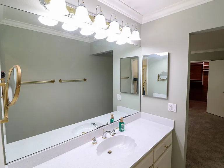 1050 Pacifica Dr — Photo 24