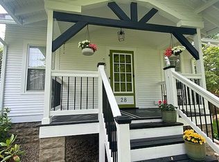 28 E Pioneer Trl, Aurora, OH 44202