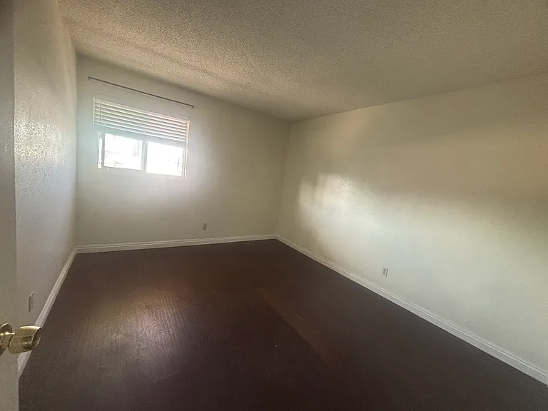 375 W 16th St #12 — Photo 10