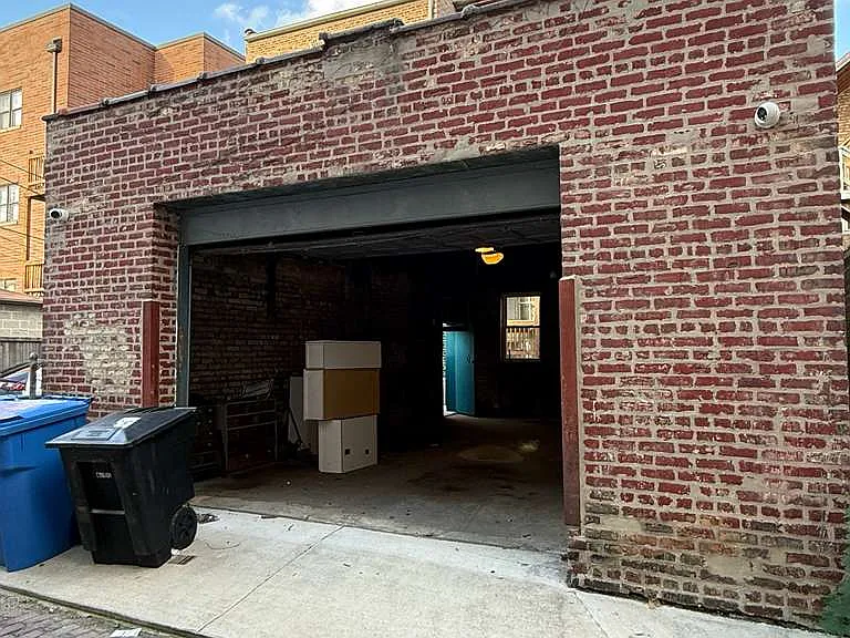 446 N Aberdeen St — Photo 1