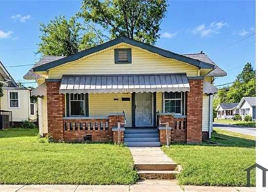 5200 Avenue Q