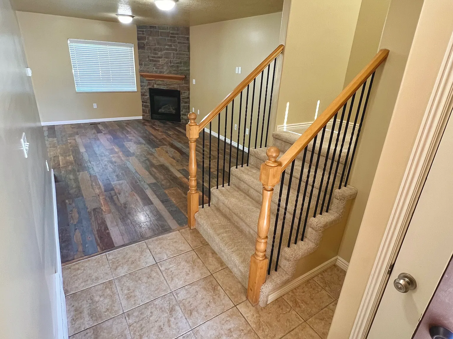 3 bed, 2050 sqft, $2,000 — Photo 2