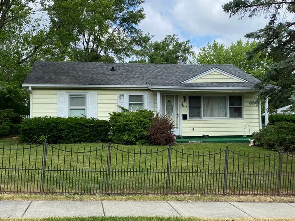 1715 Burry Circle Dr, Crest Hill, IL 60403