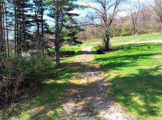 10 Spruce Ave, Fredericktown, PA 15333