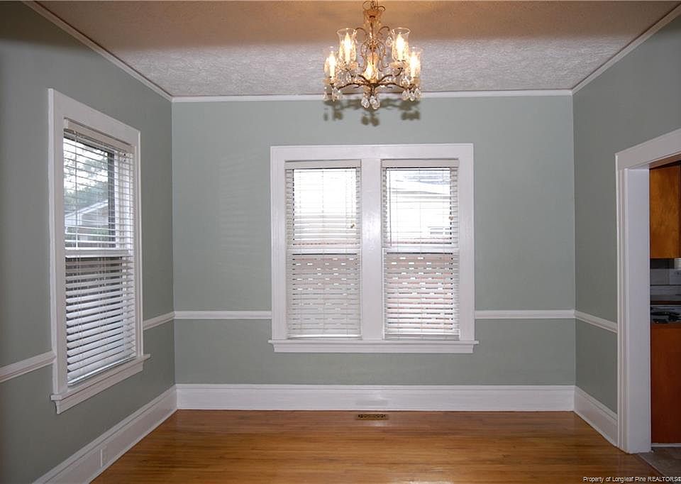 1st image of 305 E 14th St