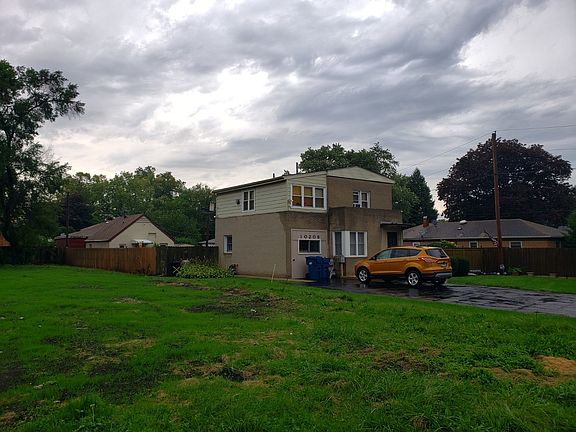 3rd image of 10210 W Lyndale Ave