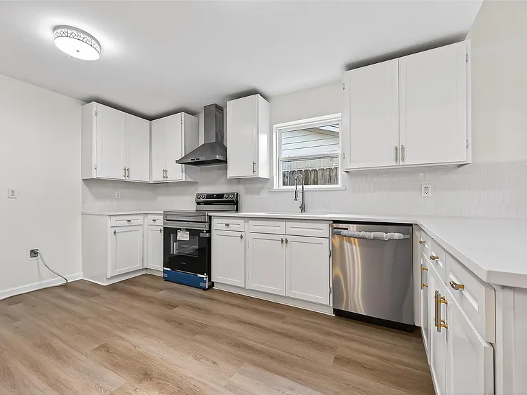 24014 Nomini Hall Ln — Photo 10