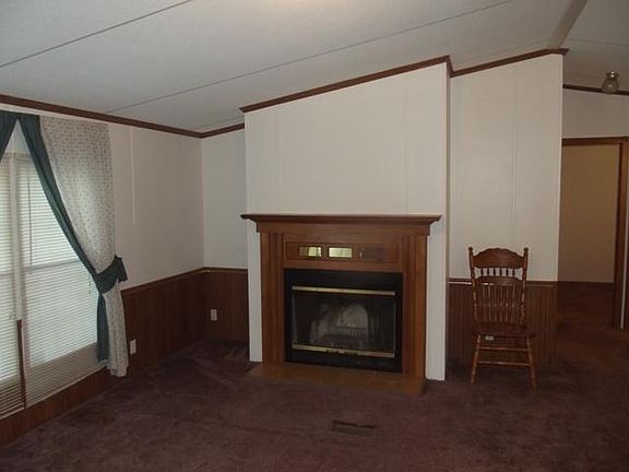 2nd image of 373 Horseshoe Bend Ln