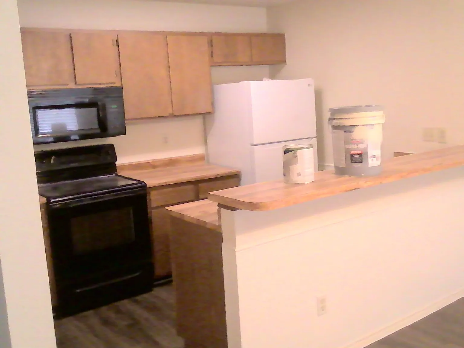 3 bed, 2.0 bath, 1281 sqft, $1,445 — Photo 4