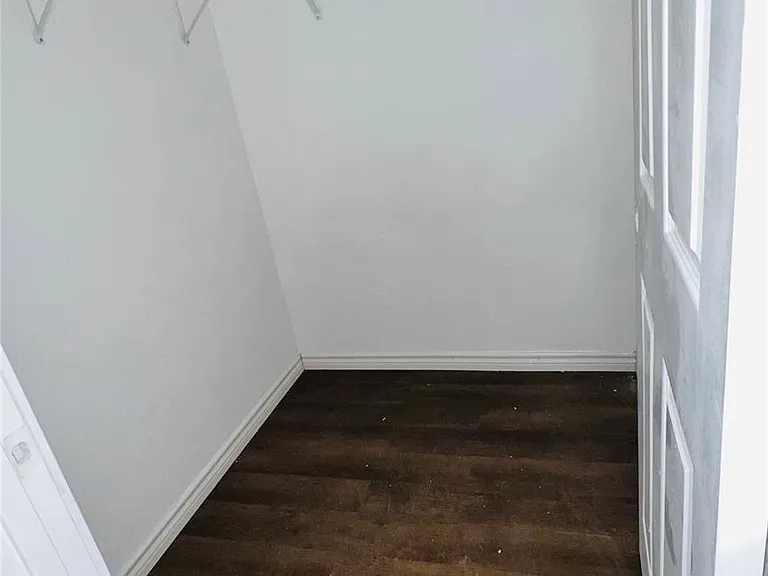 706 Rockdale Rd — Photo 9