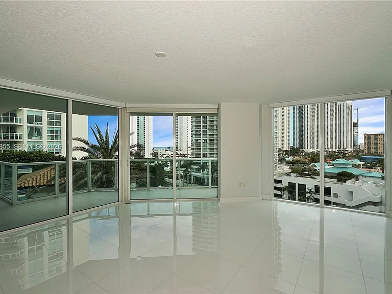 250 Sunny Isles Blvd #3705 — Photo 9