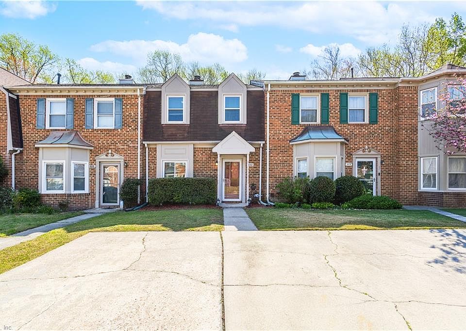 1st image of 833 Creekside Cres