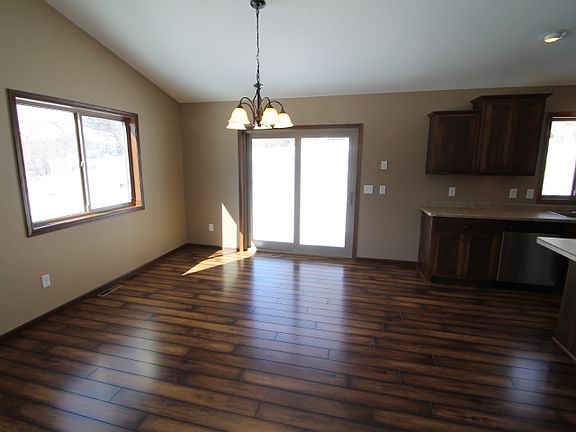4th image of 619 1st St N