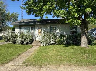 411 N Oak St, Reedsburg, WI 53959