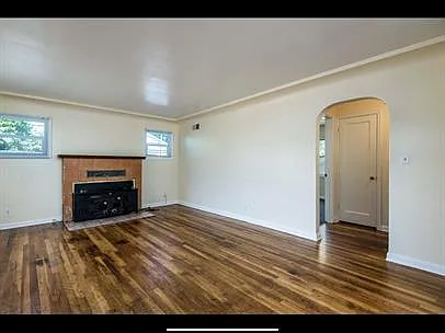 2557 Hilyard Street — Photo 2