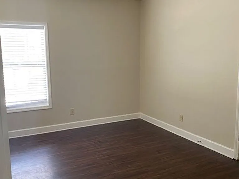 405 Meador Dr — Photo 6