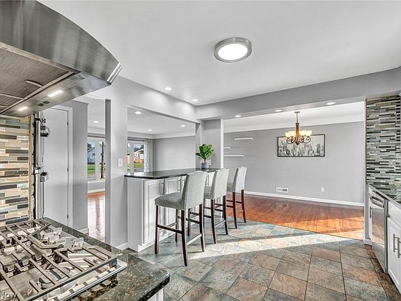 4th image of 10114 Valley Forge Dr