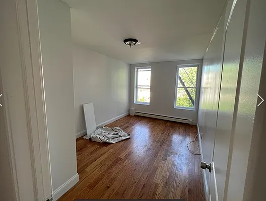 Rented by R New York | media 9