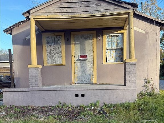 4th image of 819 W 52nd