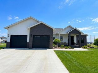 3282 47th Ave S, Fargo, ND 58104