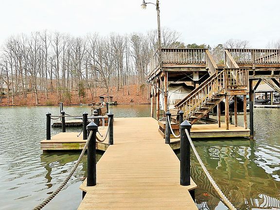 2nd image of 1575 Capewood Drive
