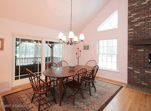 3rd image of 28600 N Vernon Ct