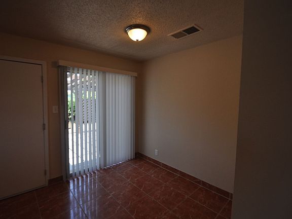 3rd image of 2106 Cambridge Dr