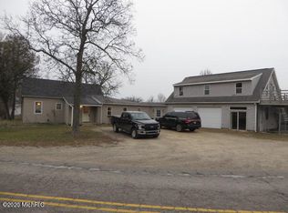 20 White St, Sand Lake, MI 49343